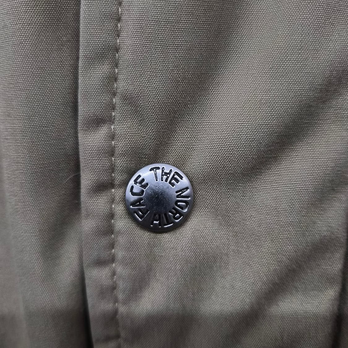 노스페이스 카키 오렌지 배색 패딩 점퍼 남성 S 상품이미지4