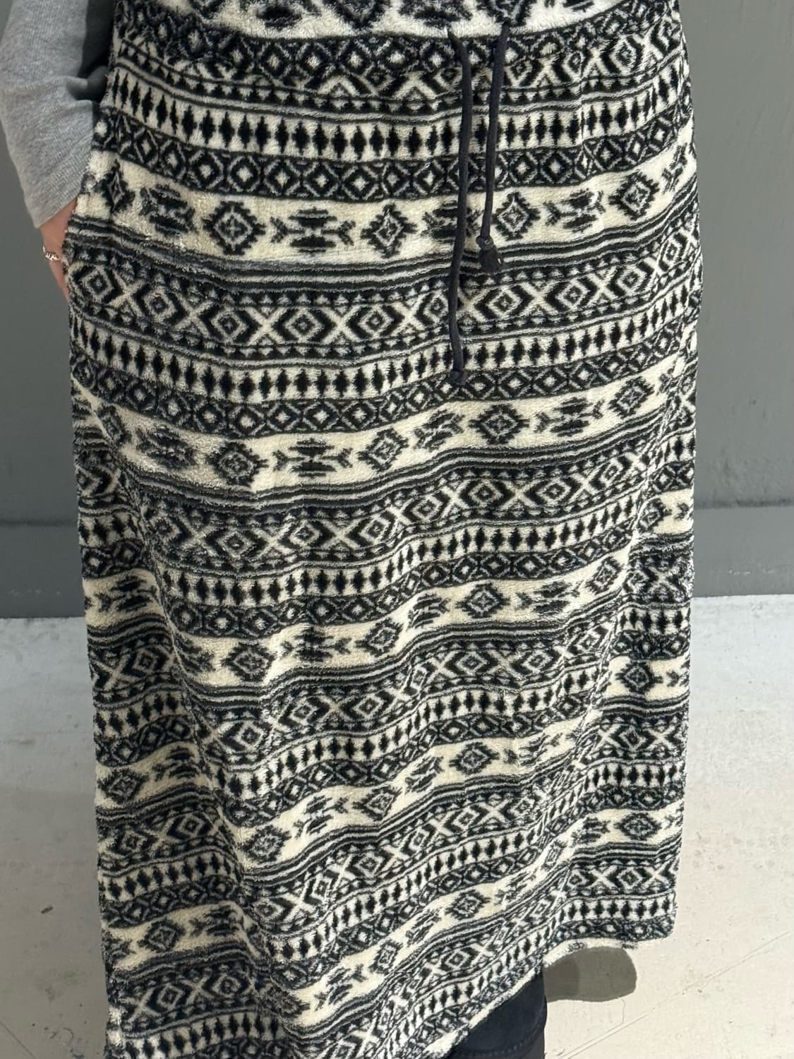 pattern detail fleece long skirt 상품이미지4