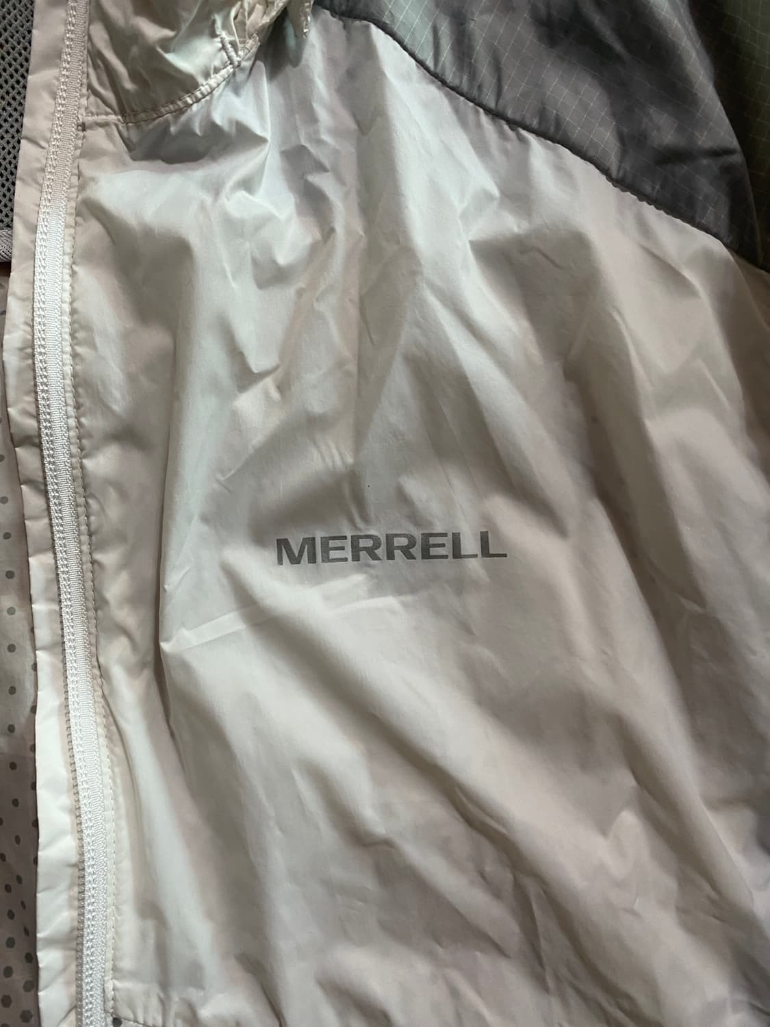 MERRELL 경량 화이트 바람막이 100 상품이미지3
