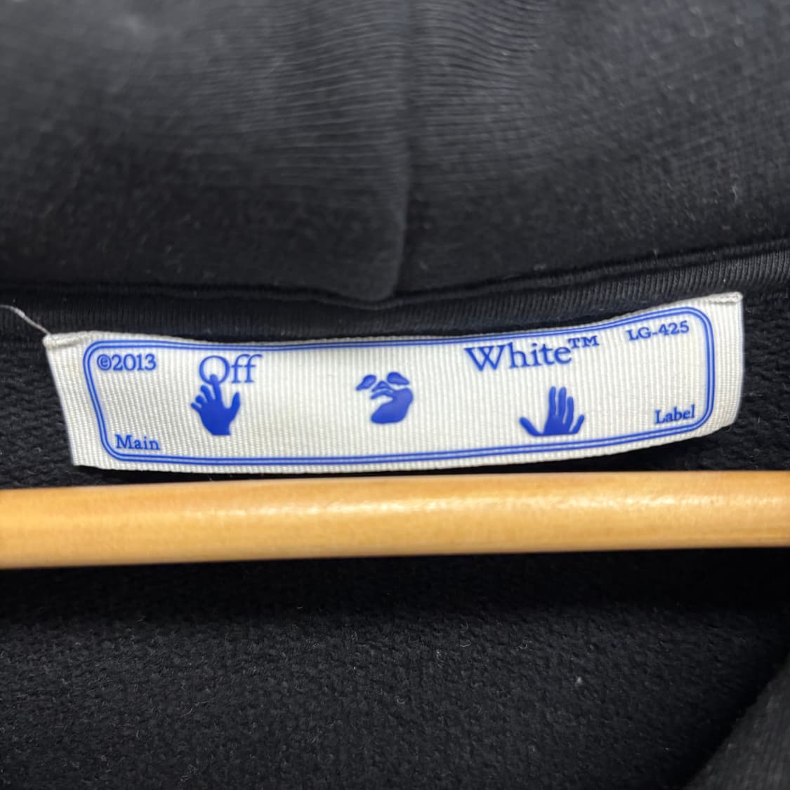 [M]오프화이트 카라바지오 에로우 후드티 상품이미지2