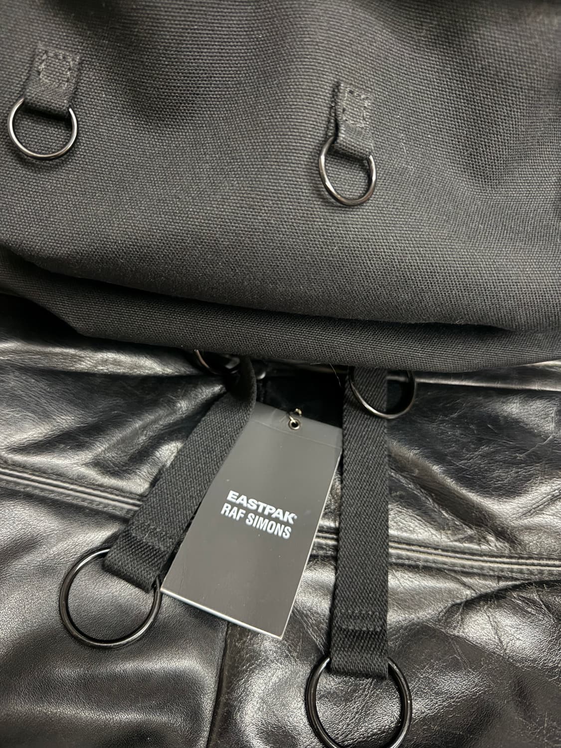 라프시몬스 이스트팩 루프링 백팩 상품이미지4