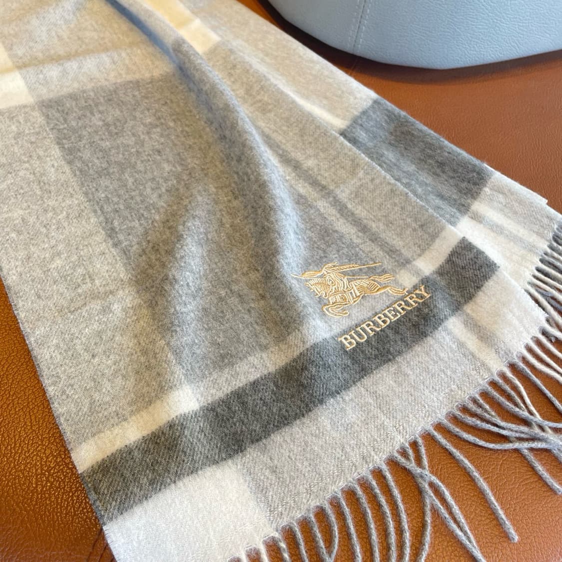 버버리 체크 스카프 상품이미지3