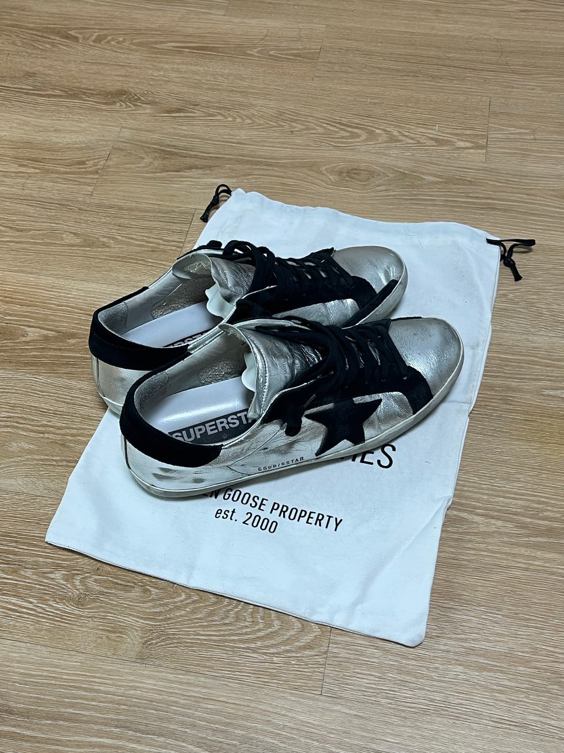 골든구스 슈퍼스타 실버 블랙탭 스니커즈 상품이미지2