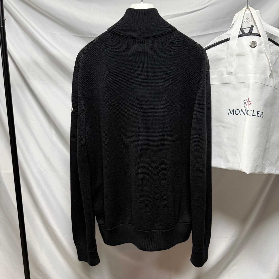 [2XL/새상품급] 몽클레어 니트패딩 김현우 니트패딩 트리콧 상품이미지5