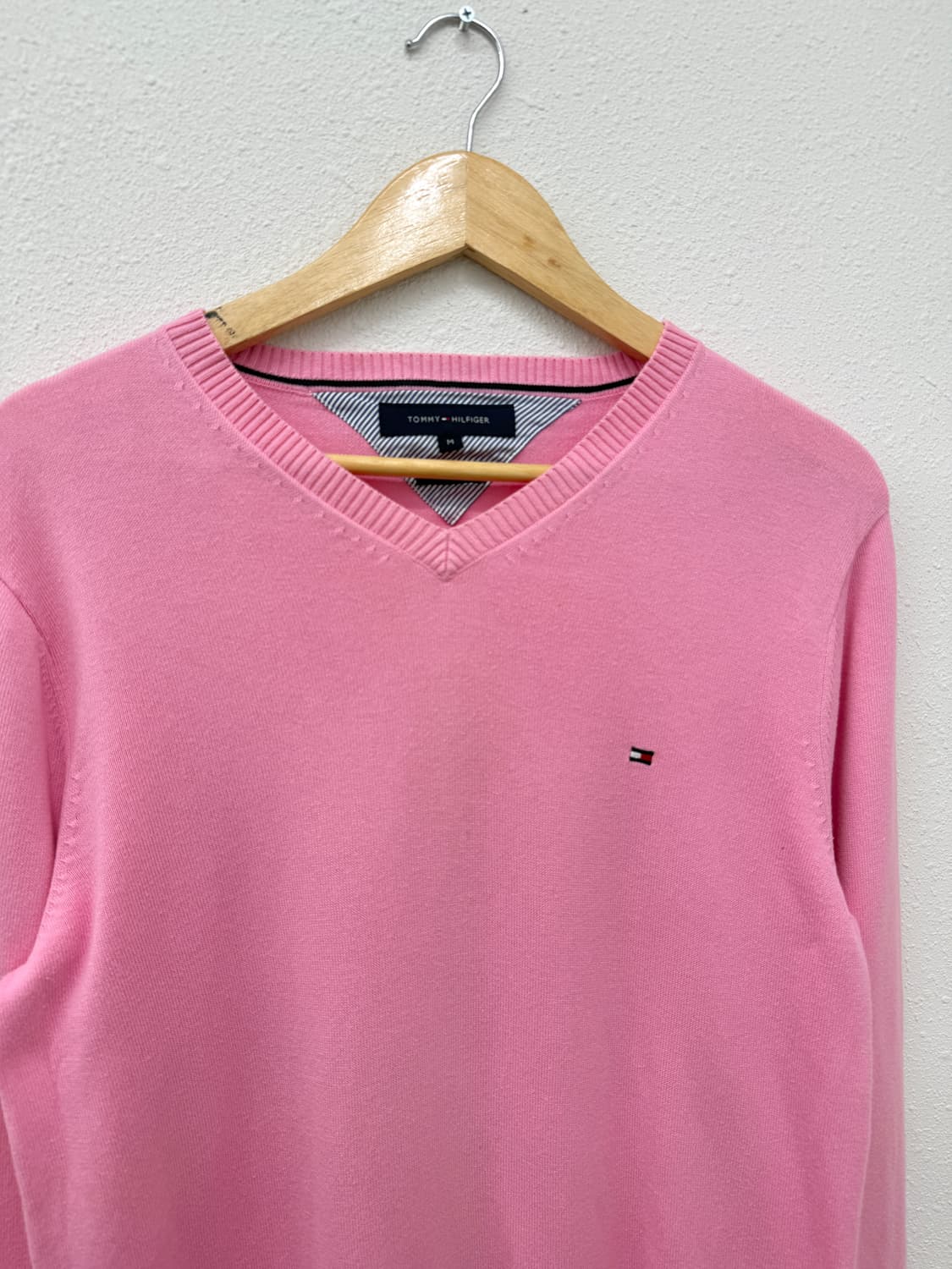 타미힐피거 브이넥 니트 연핑크 스웨터 상품이미지2
