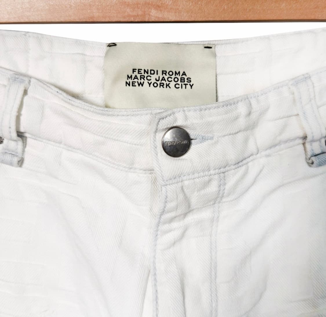 [34] 펜디 x 마크 제이콥스 남성 FF로고 쇼츠 반바지 화이트 상품이미지3