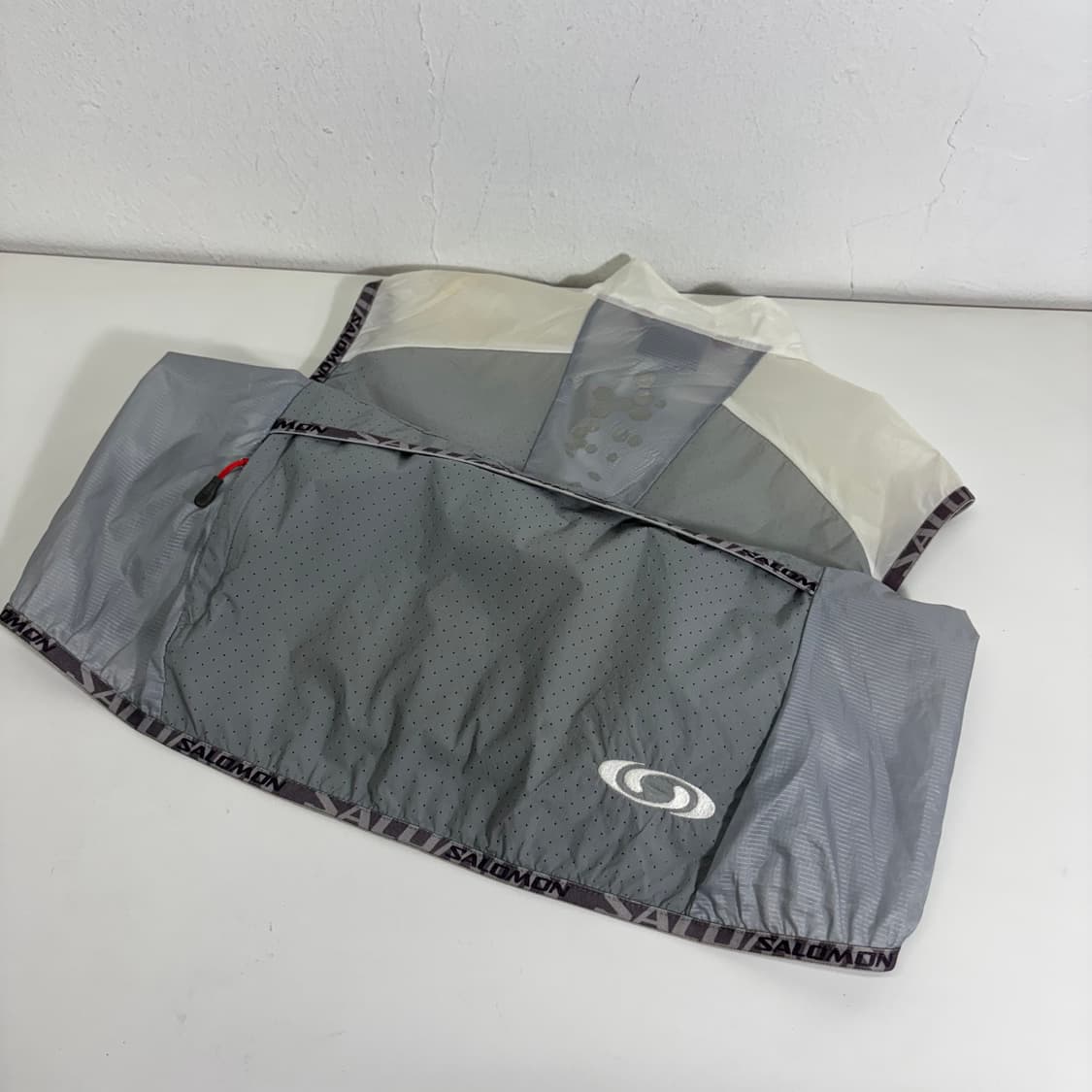 L 살로몬 화이트 경량 바람막이 조끼 상품이미지3