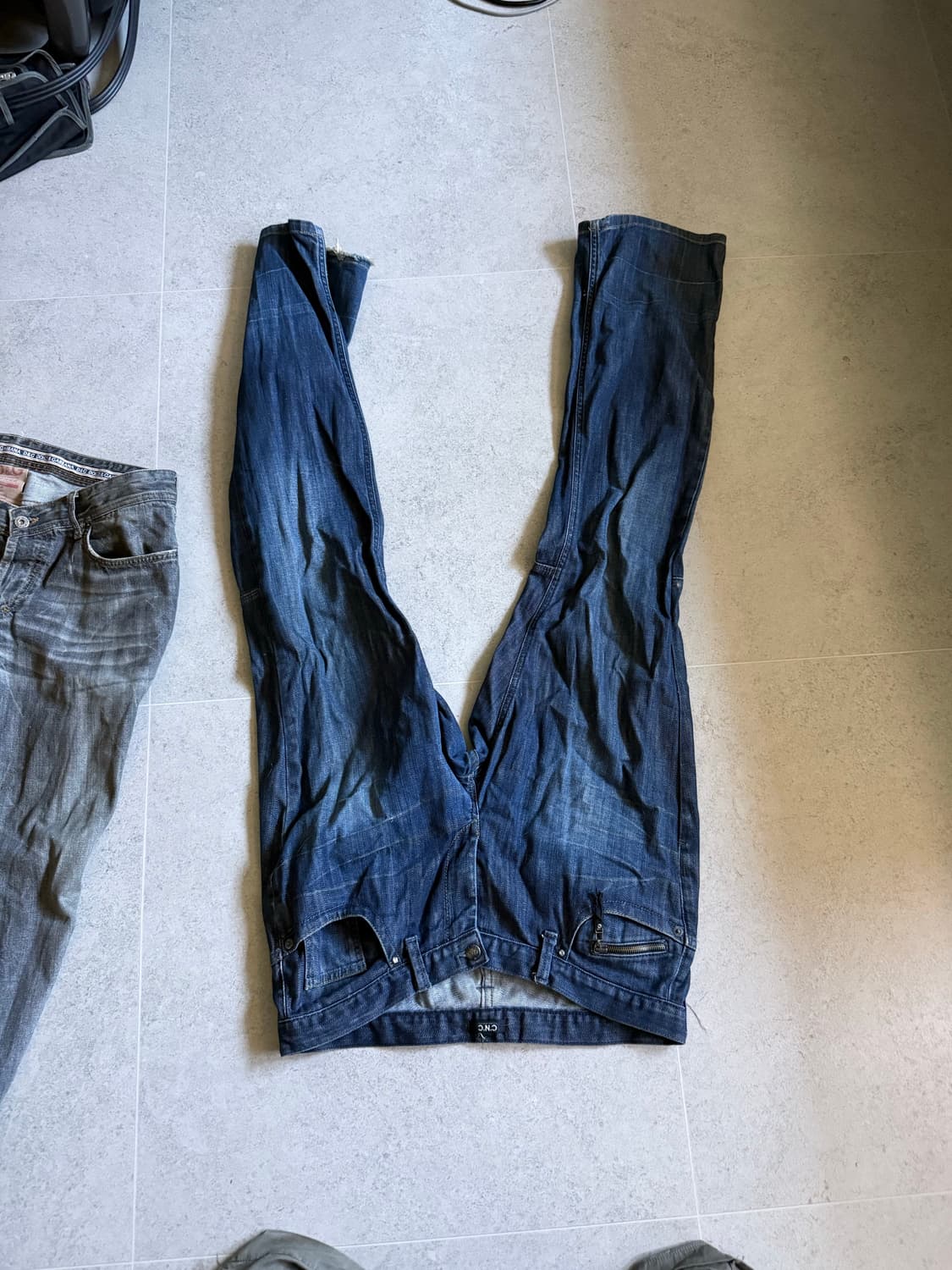 C.n.c바지입니다 상품이미지1