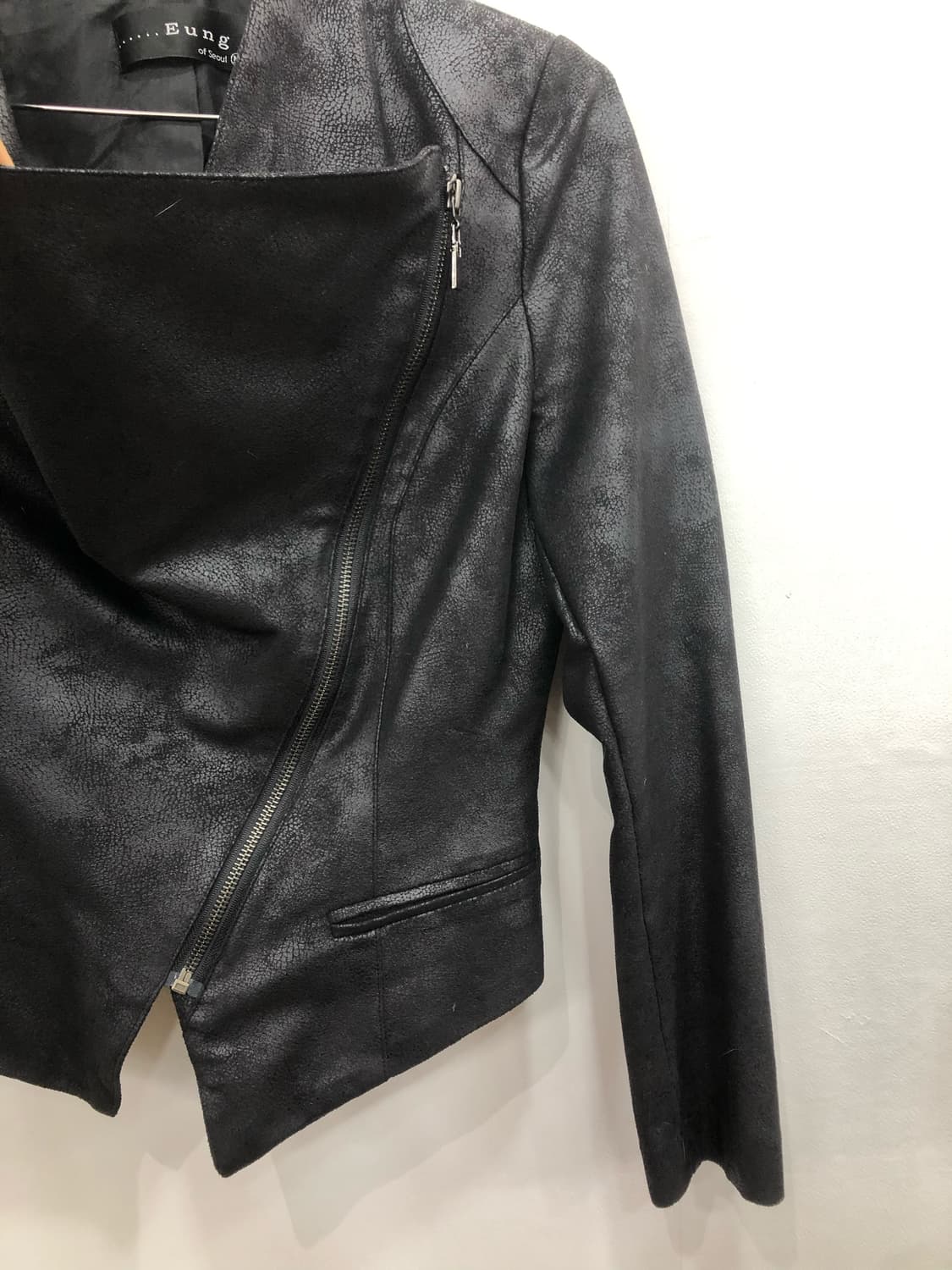 black asymmetric draping leather jacket 상품이미지4
