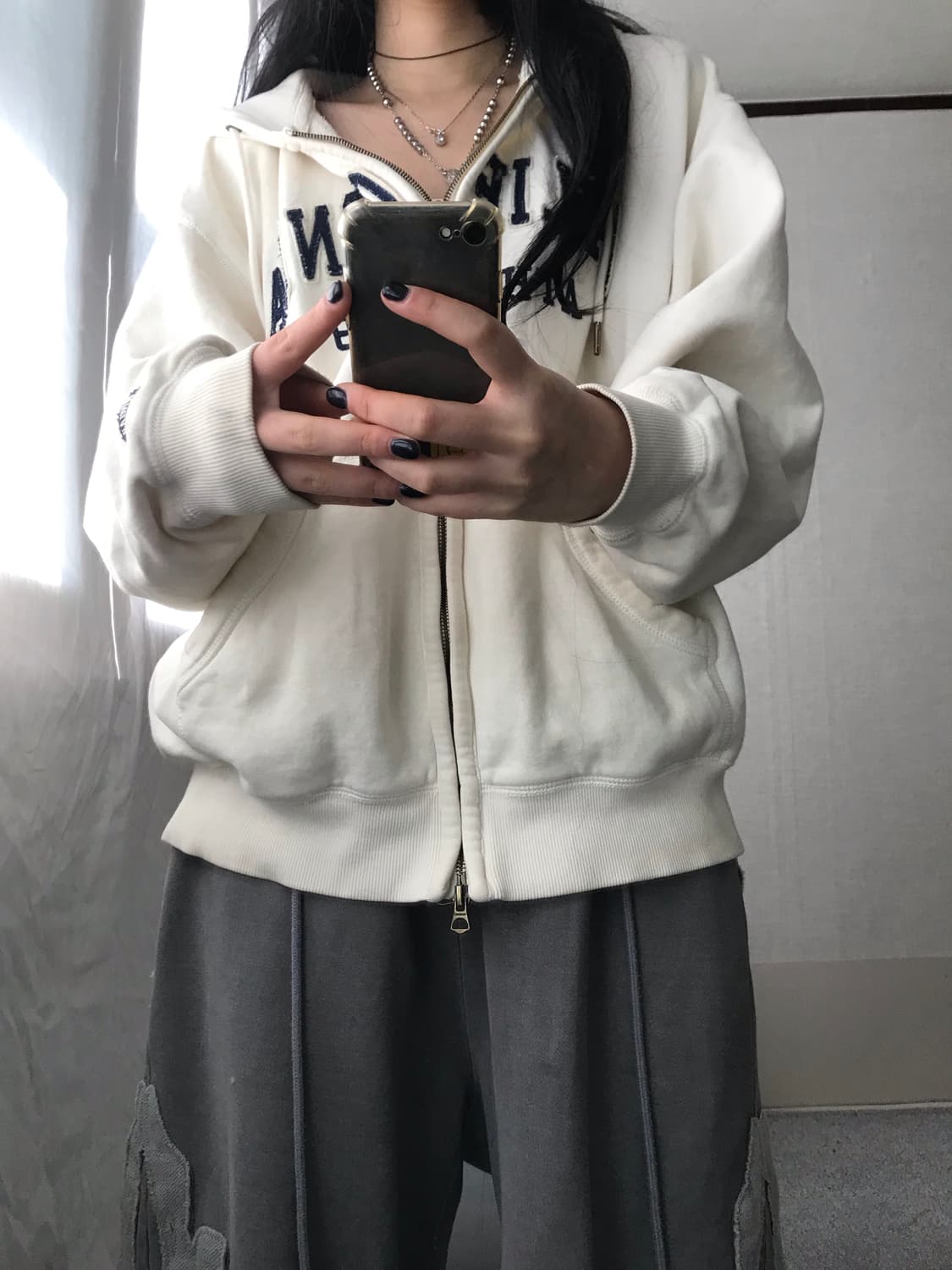 후아유 화이트 오버핏 후드집업 상품이미지3