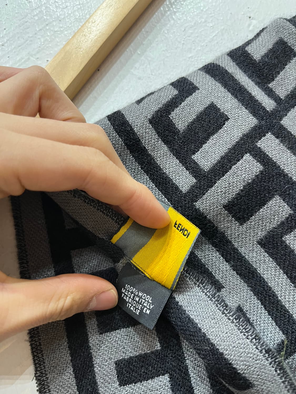 FENDI 펜디 주카 투톤 퓨어울 머플러 Made in ITALY 상품이미지8