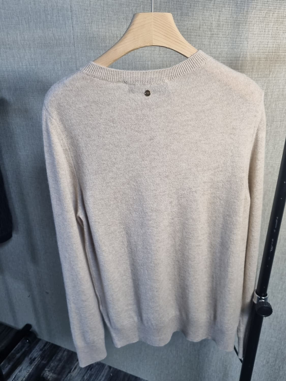 이태리 명품 브랜드 안드레모리스
100%캐시미어 긴팔니트 상품이미지2