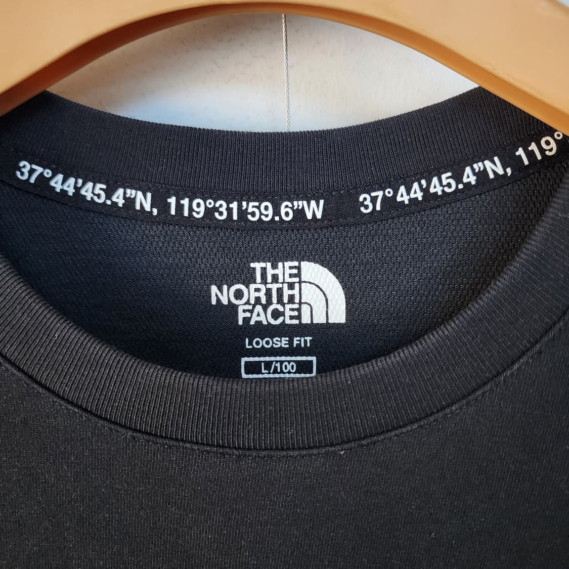 노스페이스 반팔 티셔츠 블랙 상품이미지2