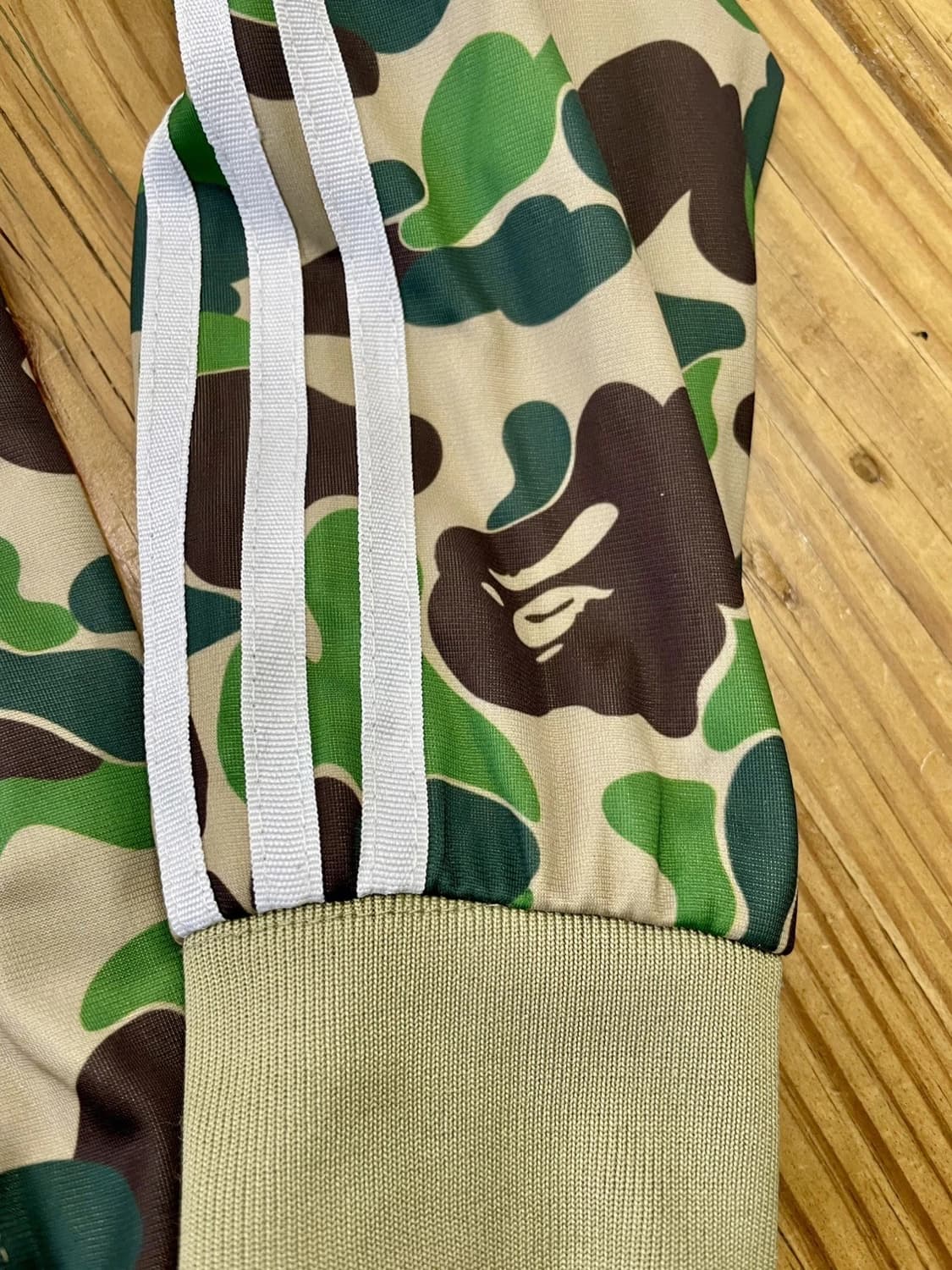 아디다스 x 베이프 파이어버드 트랙탑 져지 그린 상품이미지7