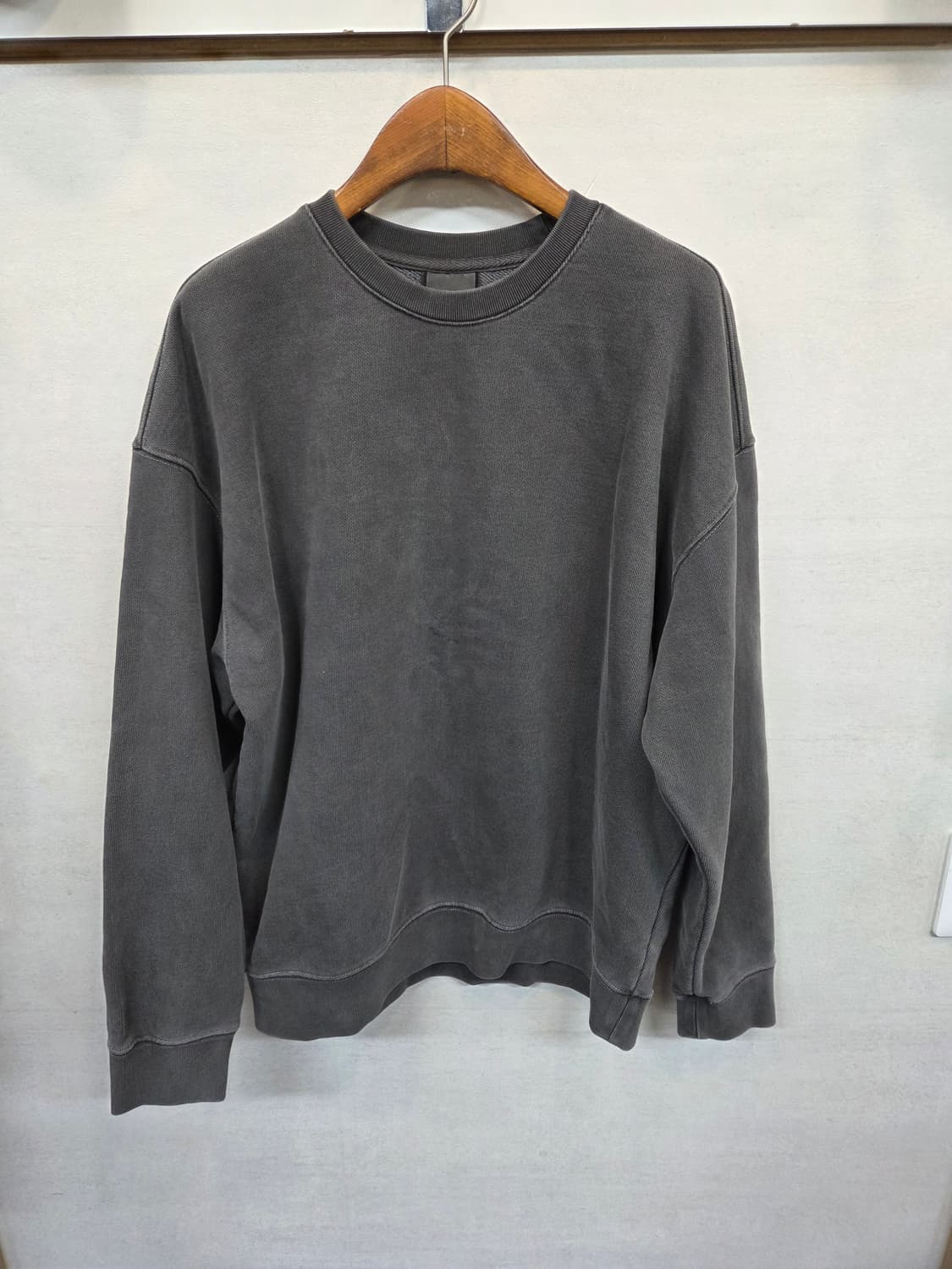 소버먼트 피그먼트 맨투맨 차콜 m 상품이미지1