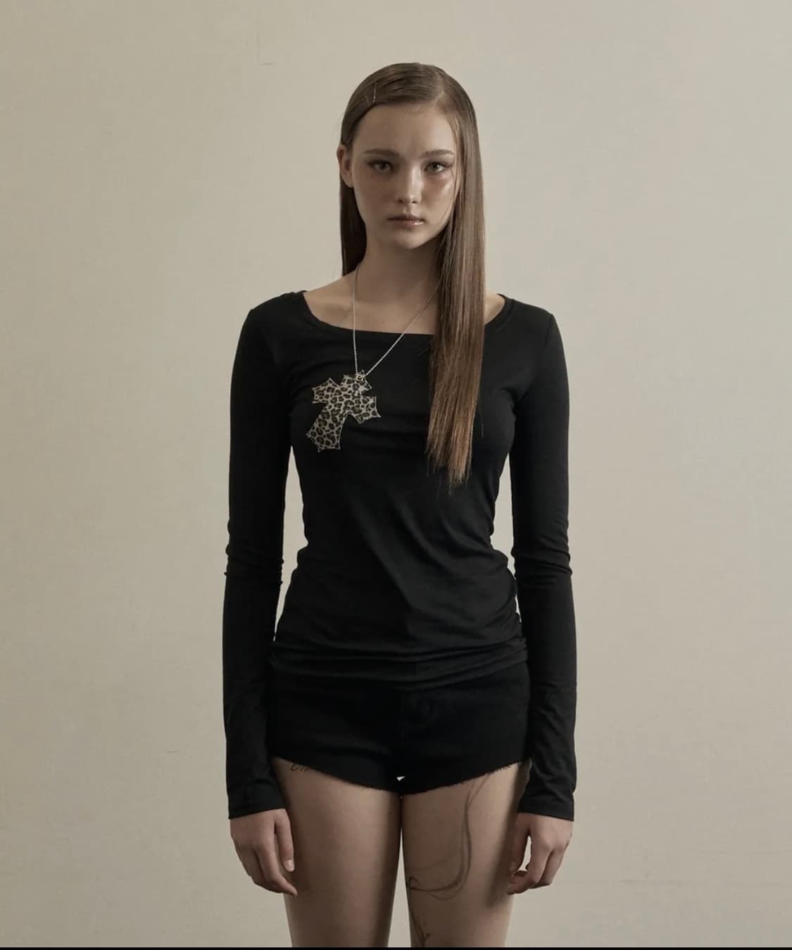 일리오 레오파드 cross necklace top 상품이미지1