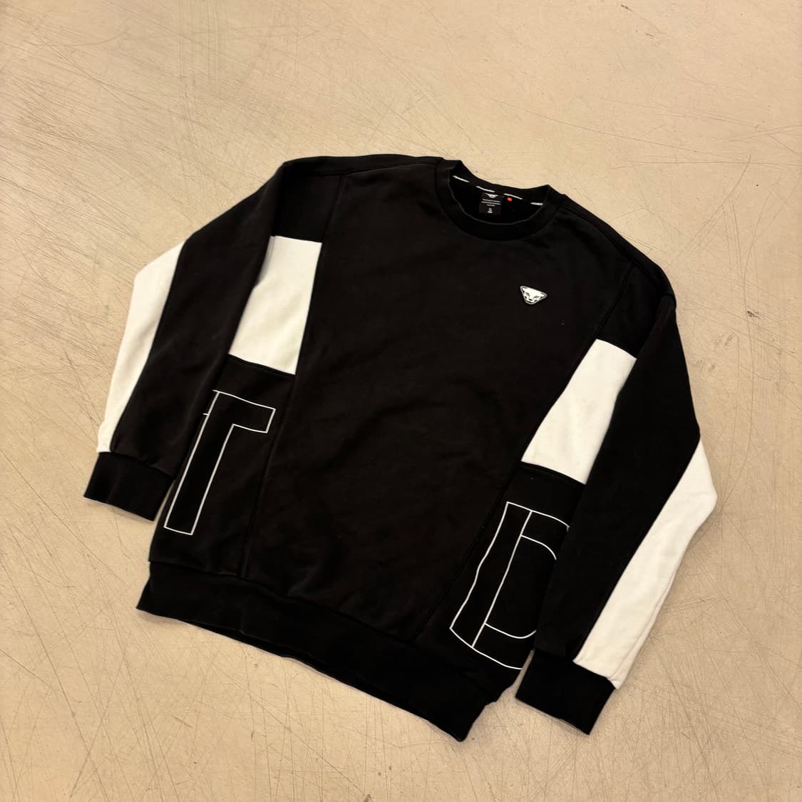 다이나핏 빅스펠아웃 배색 맨투맨 상품이미지1