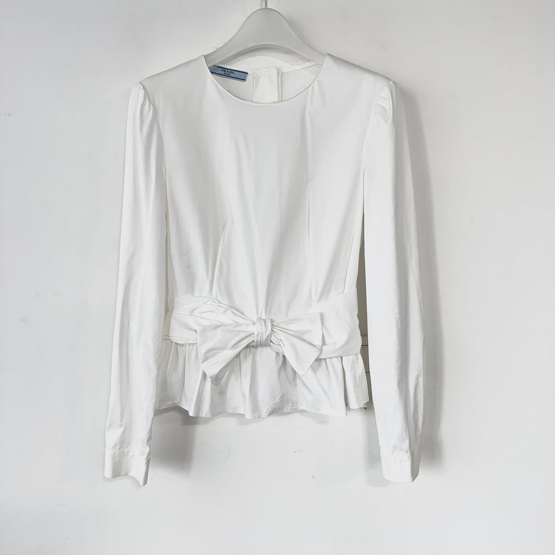 프라다 리본 셔링 블라우스 상품이미지1