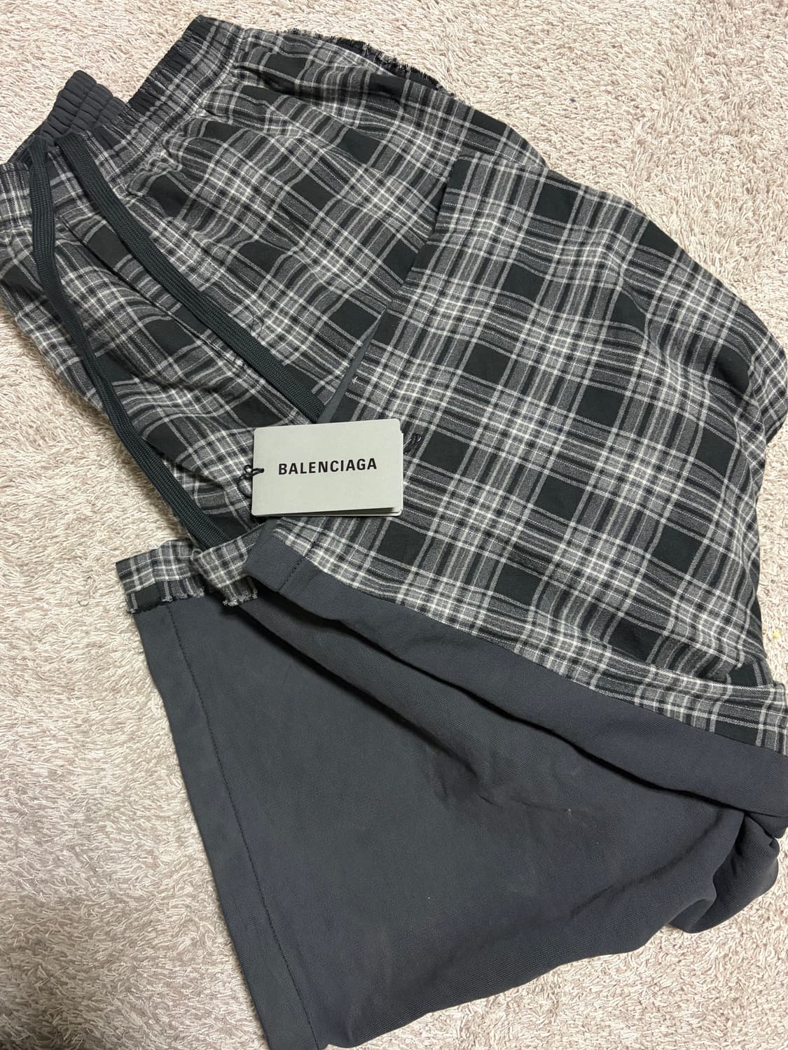 발렌시아가 25fw 하이브리드 라지핏 팬츠 그레이 s 상품이미지1