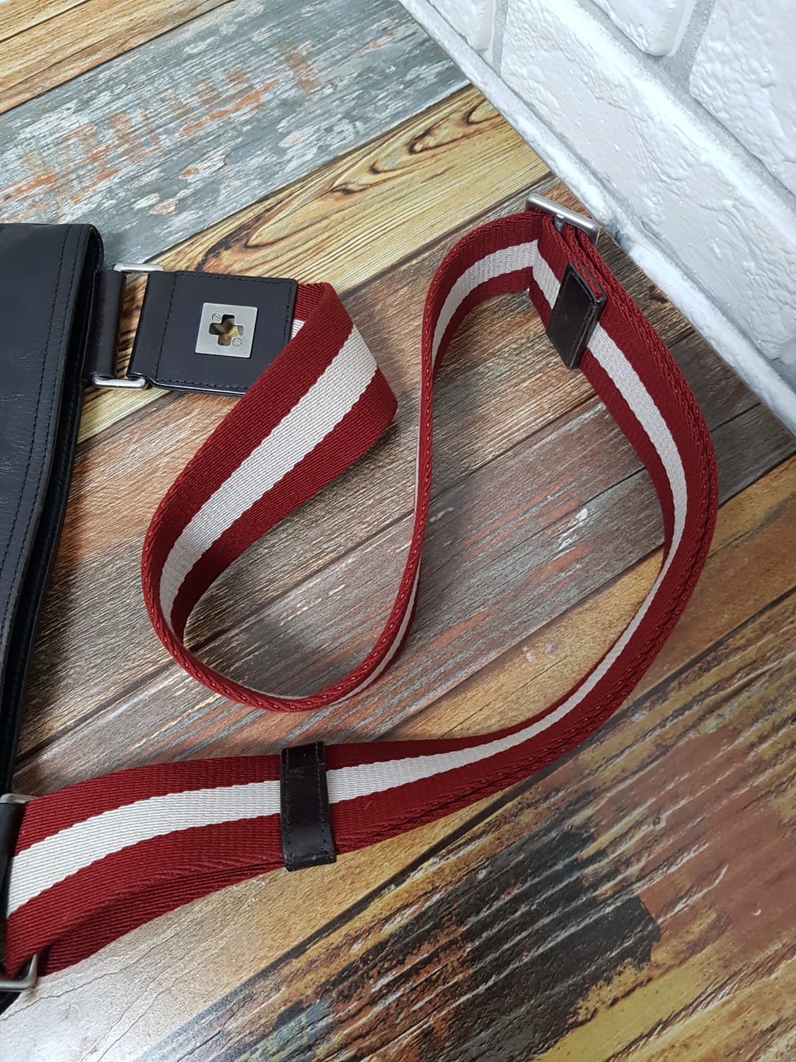 [정품] 발리 가죽 크로스백 다크브라운 상품이미지4