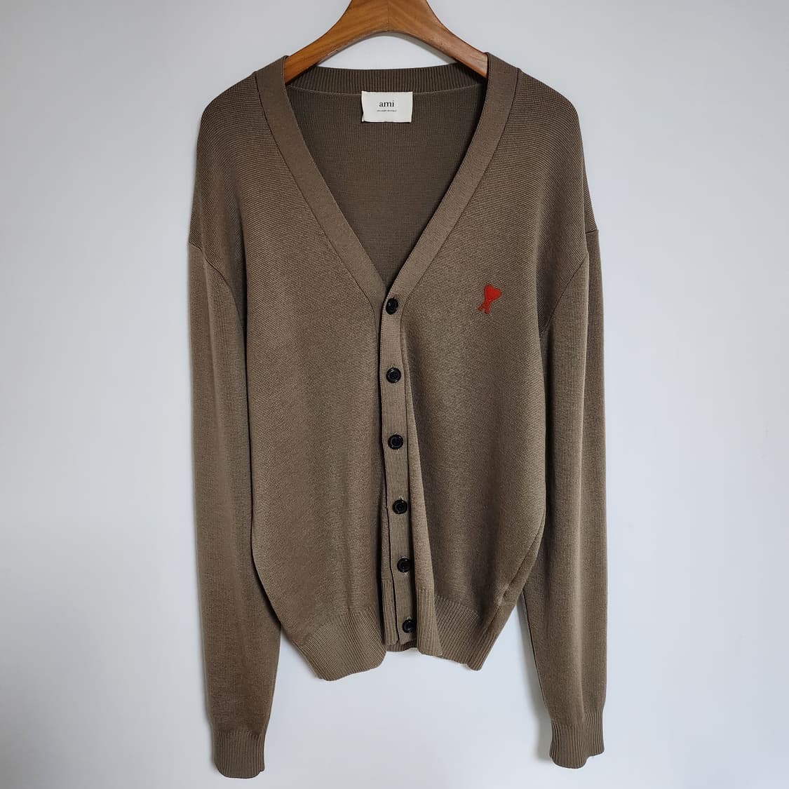 [XXL] 아미 베이지 스몰 하트자수 남성 가디건 E22 HKC001 상품이미지1