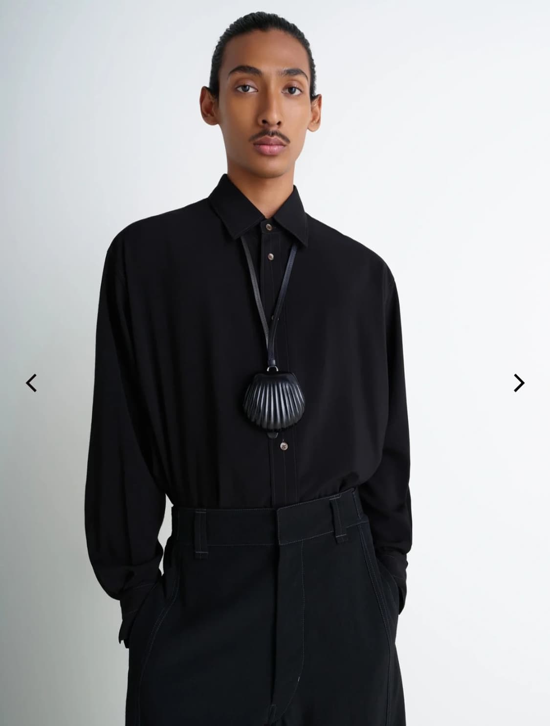 르메르 SHELL COIN PURSE 네크리스 판매합니다. 상품이미지3