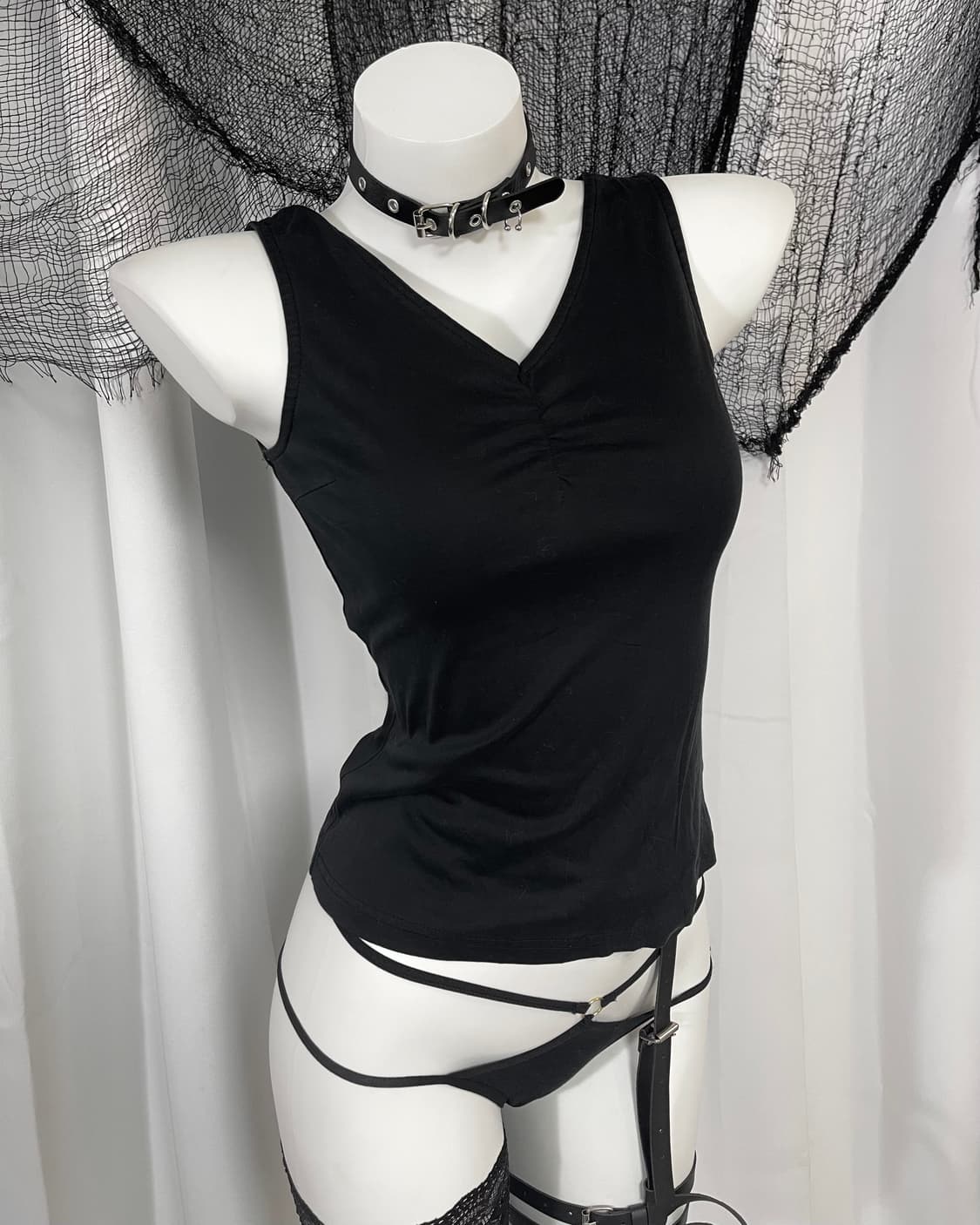 black sleeveless 상품이미지1