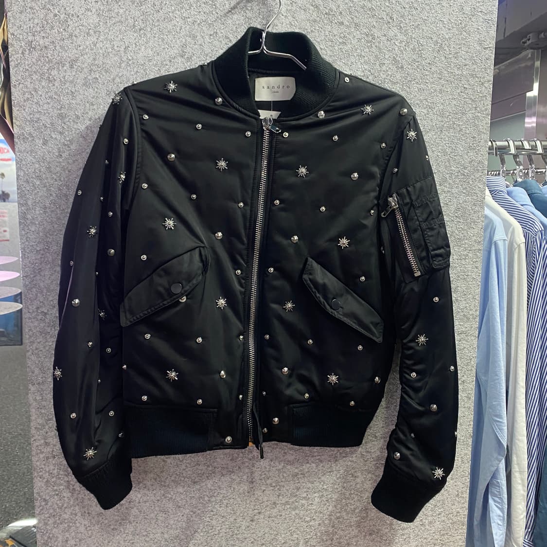 산드로 스터드 블랙 포켓 봄버 자켓 B3042 상품이미지2