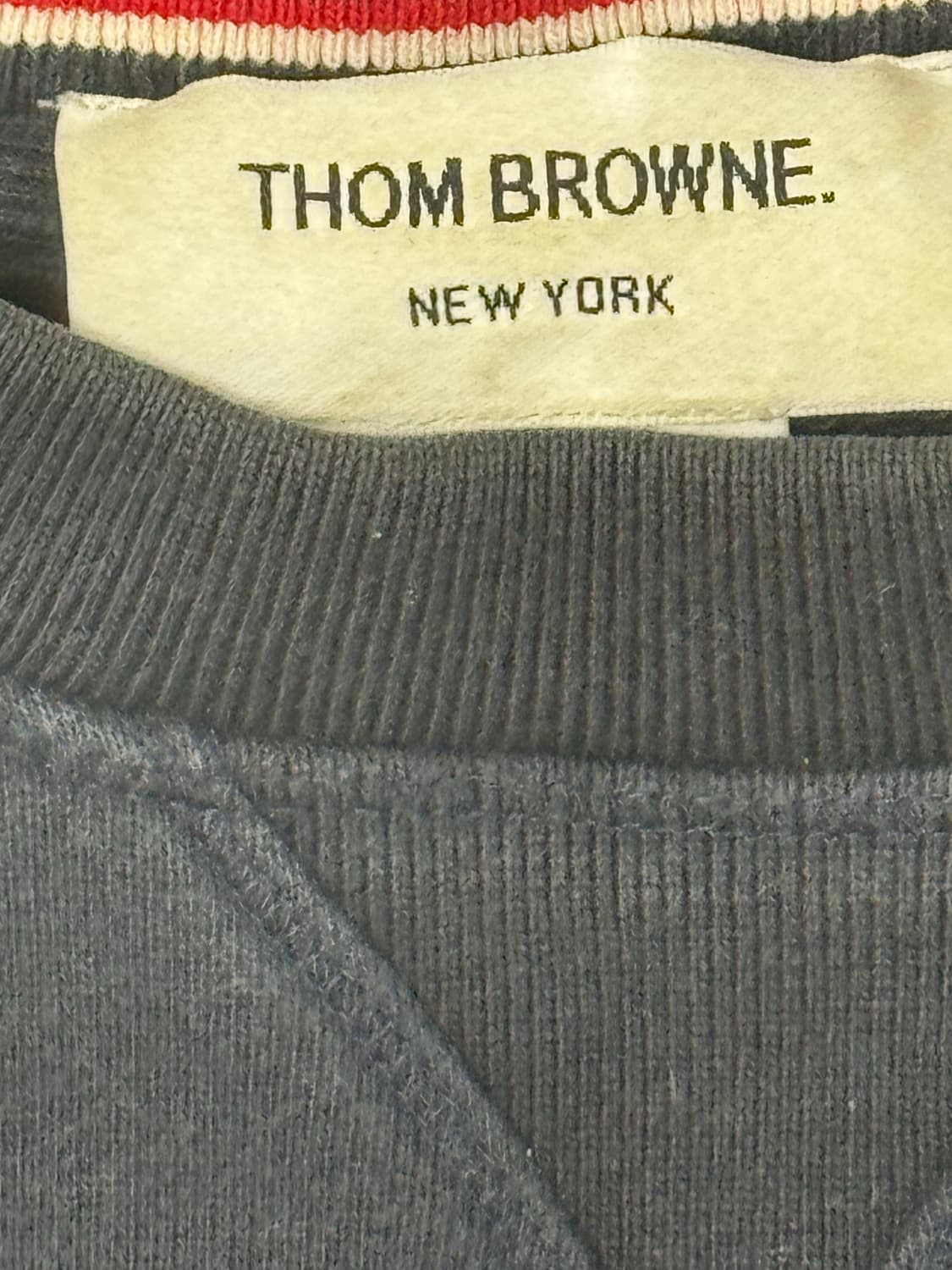 톰브라운 사선완장 맨투맨 상품이미지3