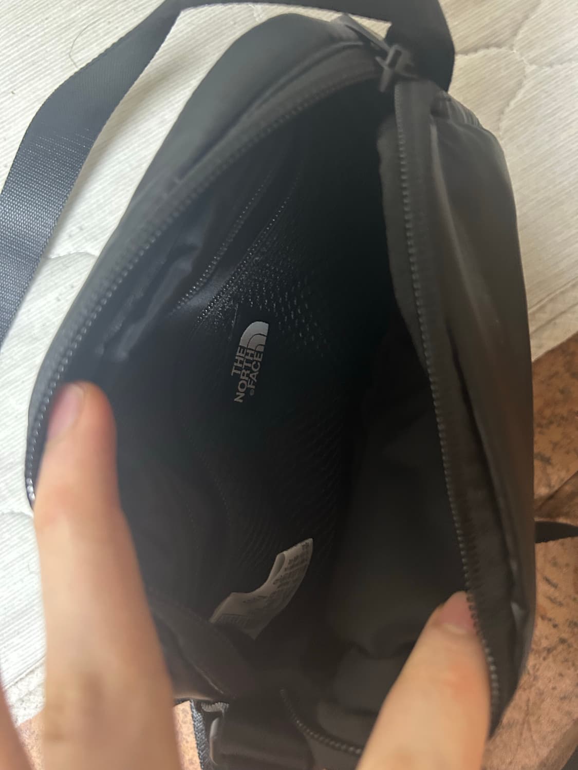 노스페이스 차비 크로스 미니 백 상품이미지3