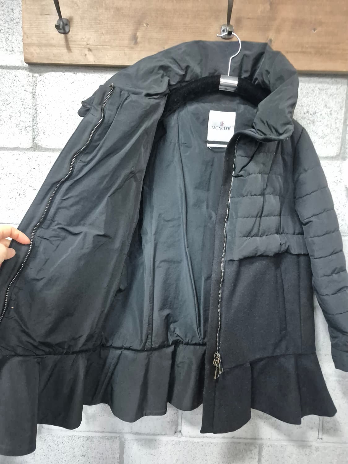 몽클레어 프리미어 로지에 구스패딩 상품이미지3