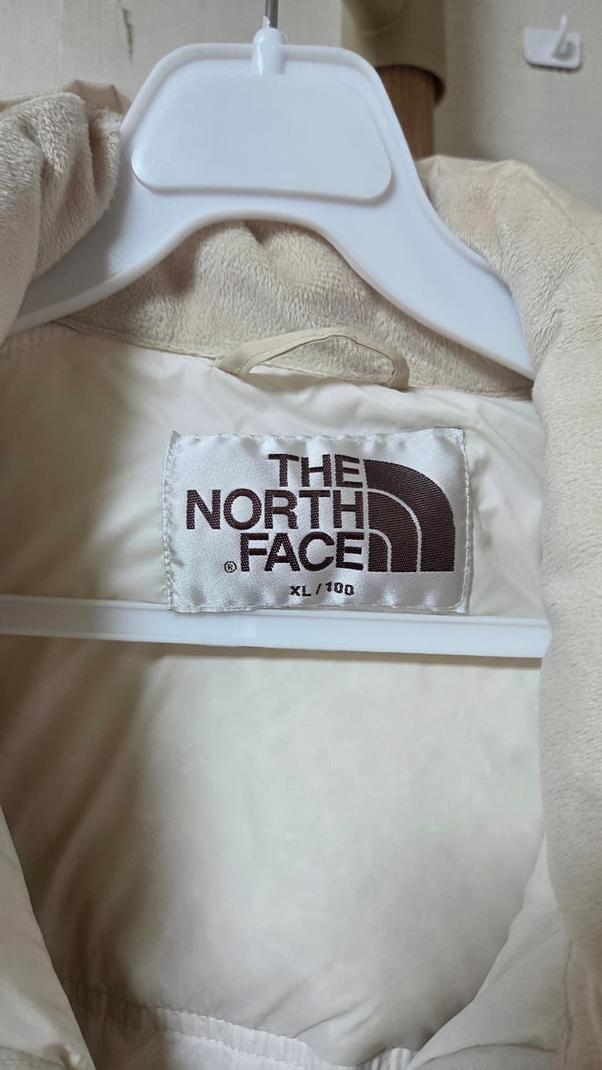 노스페이스 화이트 라벨 노벨티 눕시 다운 자켓 크림 상품이미지3