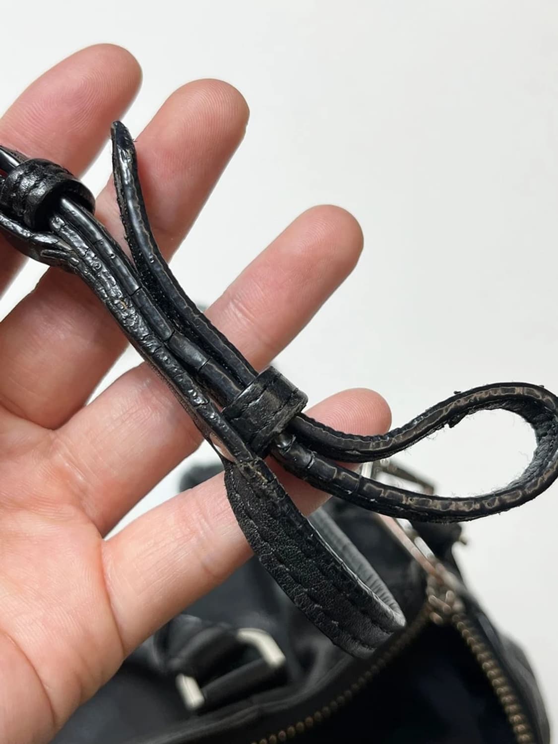 자딕앤볼테르 Y2K 그레인 가죽 써니 미니 숄더백 Q1414 상품이미지5