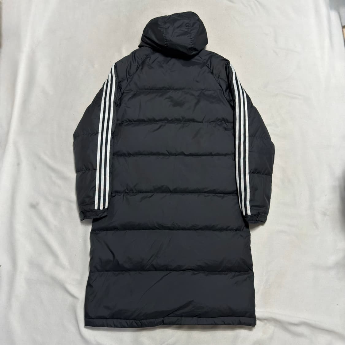L 아디다스 화이트라인 블랙 후드 롱 패딩 상품이미지3