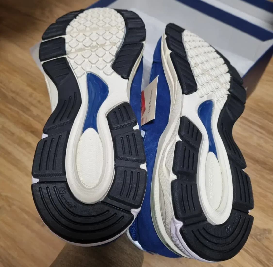 (새상품) 뉴발란스 990v4 블루 에임레온도르 콜라보 상품이미지6