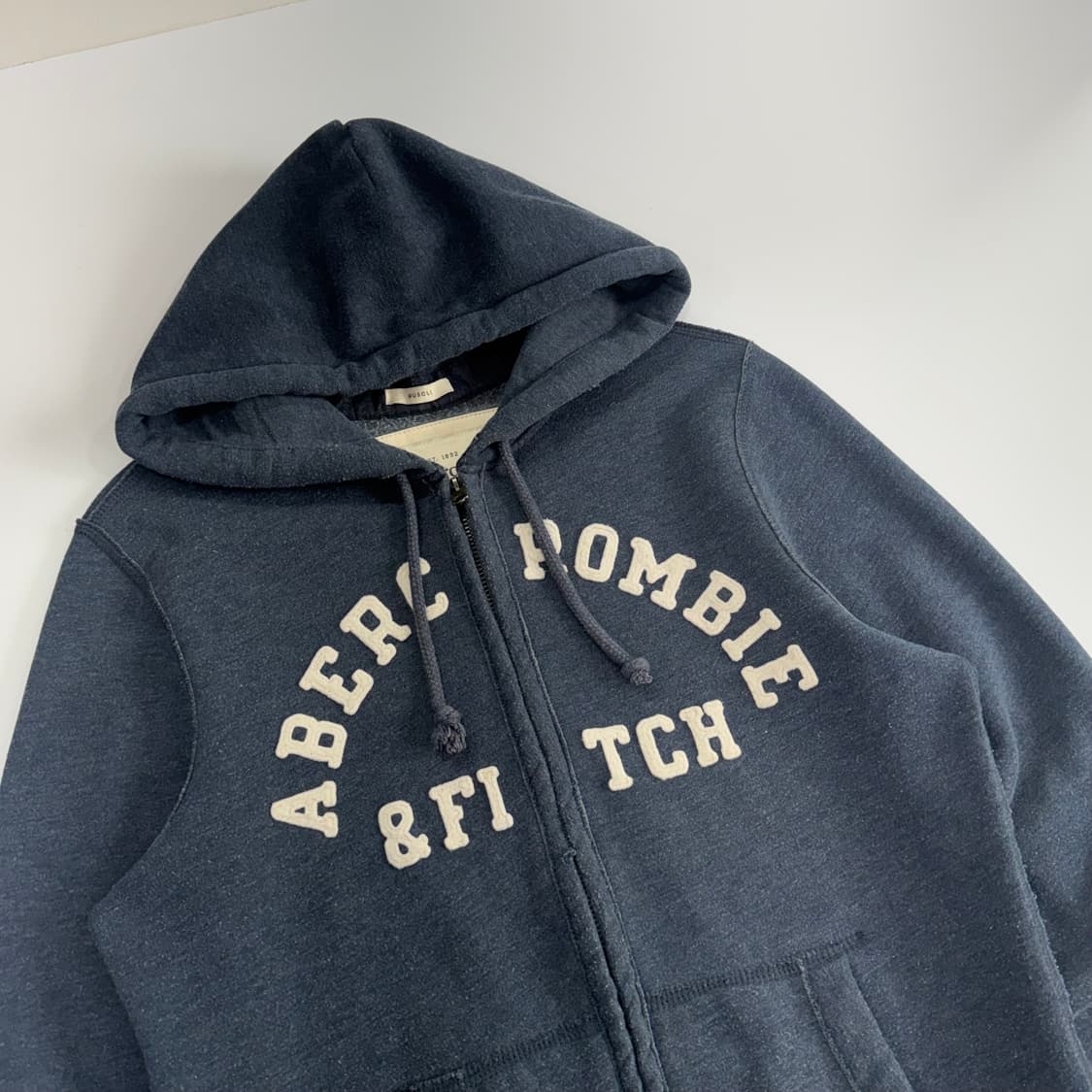 Abercrombie 아베크롬비 스펠아웃 로고 네이비 후드집업 상품이미지4