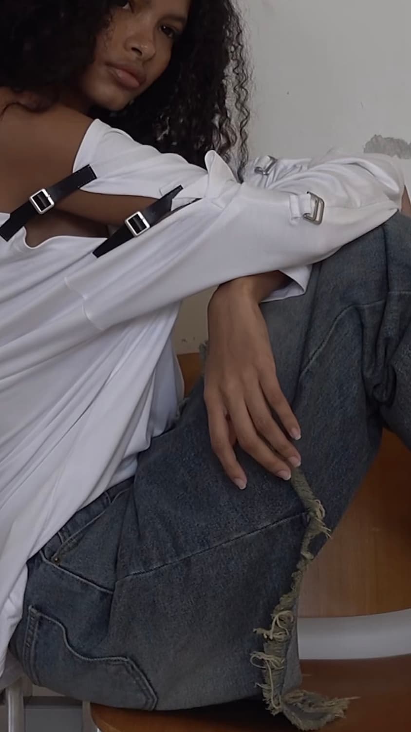 폴리수엠 버클 오프숄더 저지탑 상품이미지2