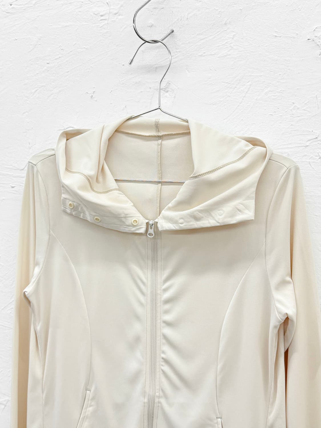 mizuno 핑거홀 후드집업 상품이미지2