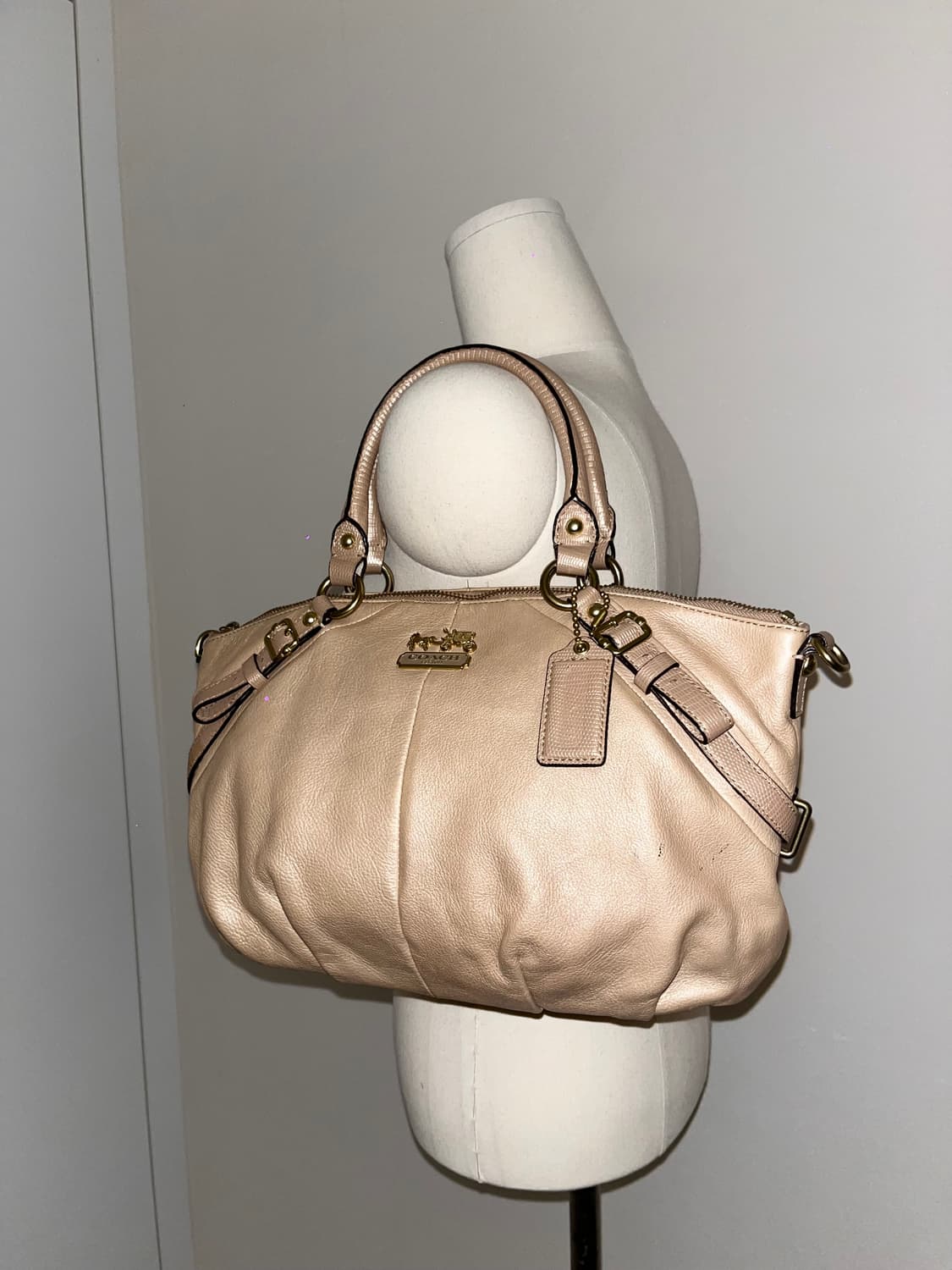 📦Coach beige pink shoulder bag 상품이미지2