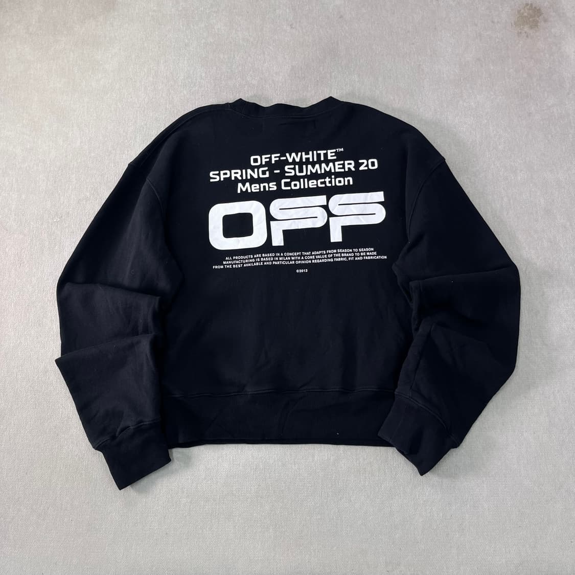 100 오프화이트 웨이비라인 블랙 맨투맨 상품이미지1