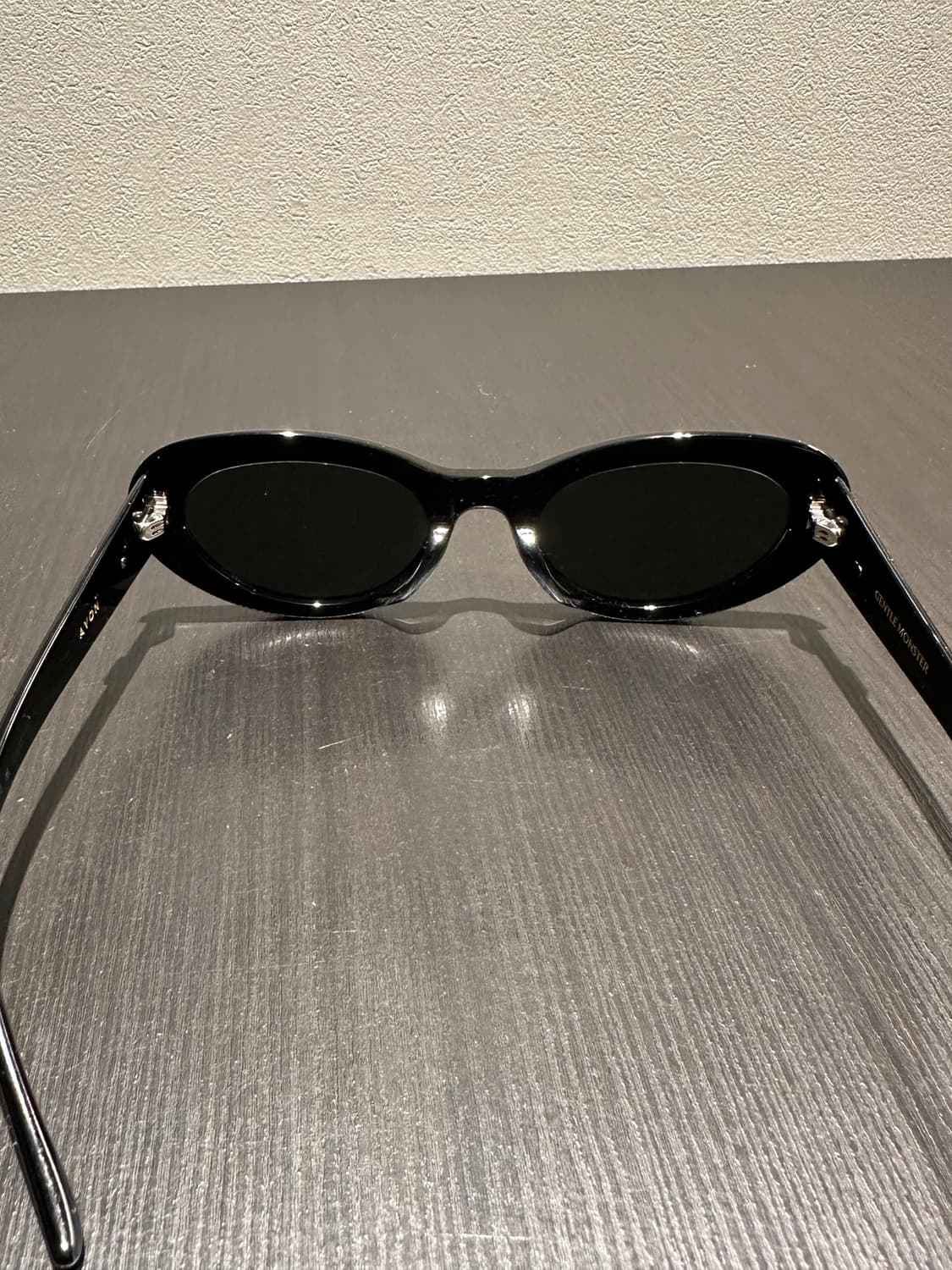 새상품급 풀구성 젠틀몬스터 에이본01 avon01 블랙 선글라스 상품이미지9