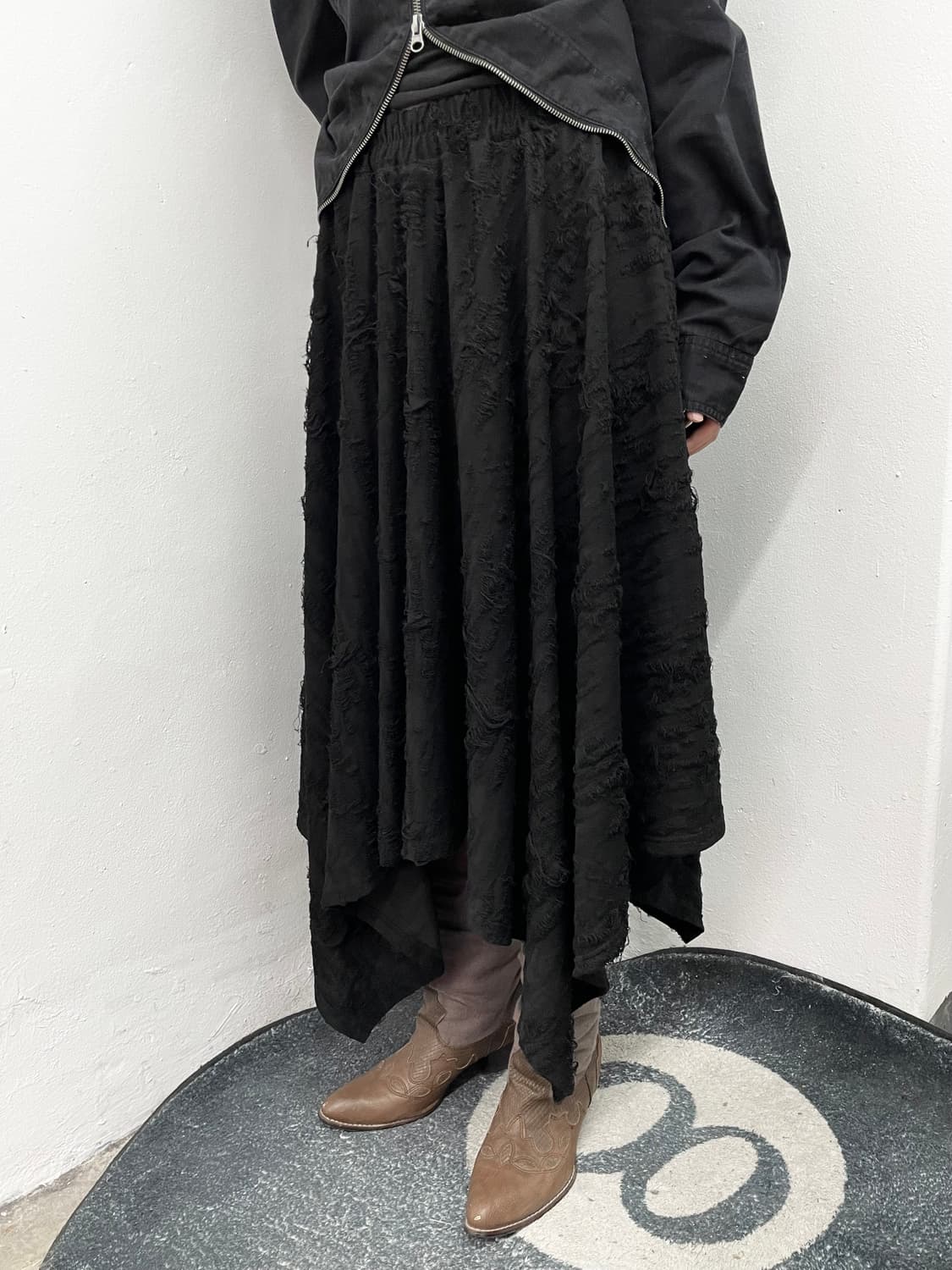 블랙 그런지 언발 스커트 상품이미지2