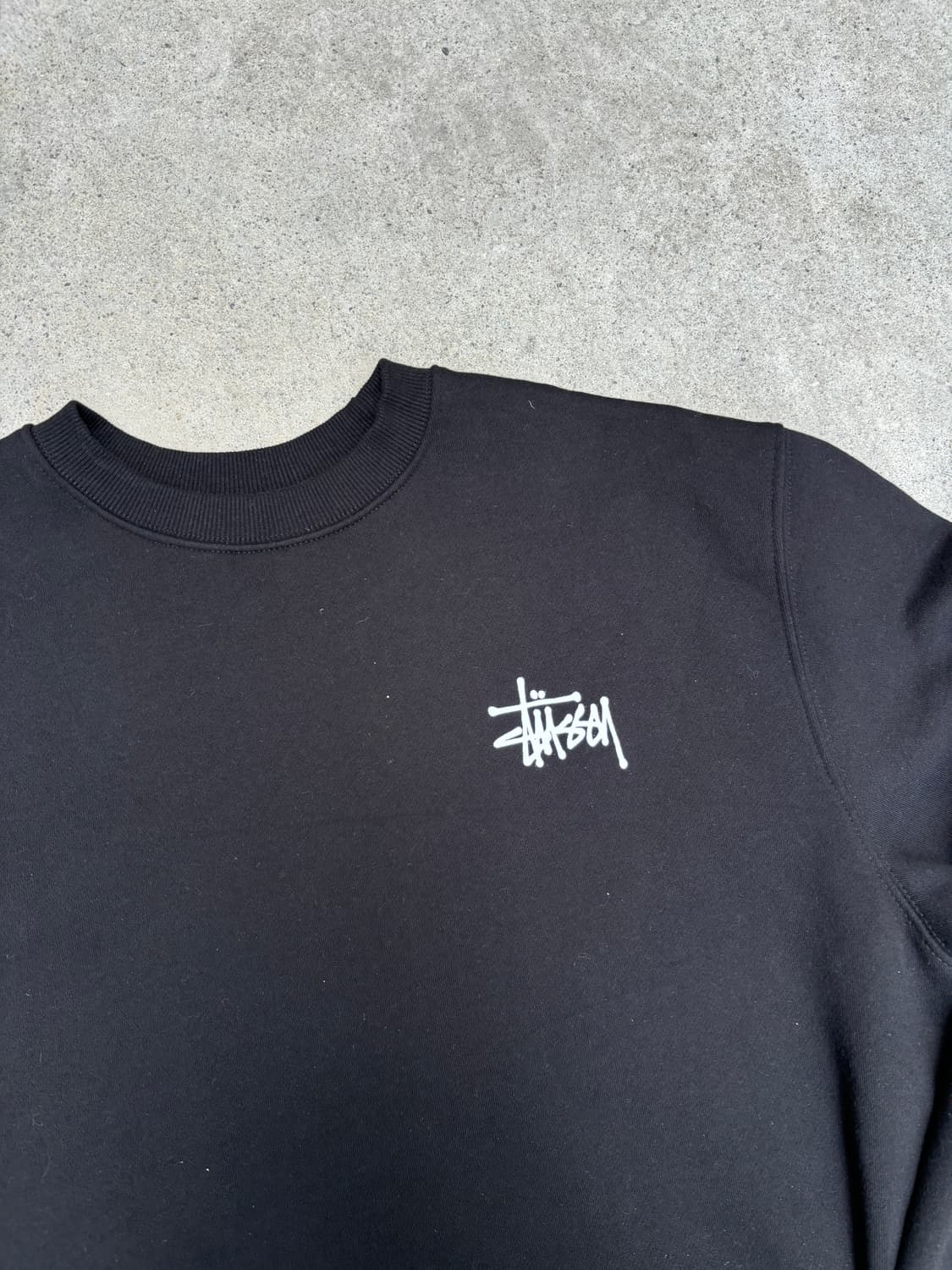 스투시 블랙 백로고 맨투맨 상품이미지7