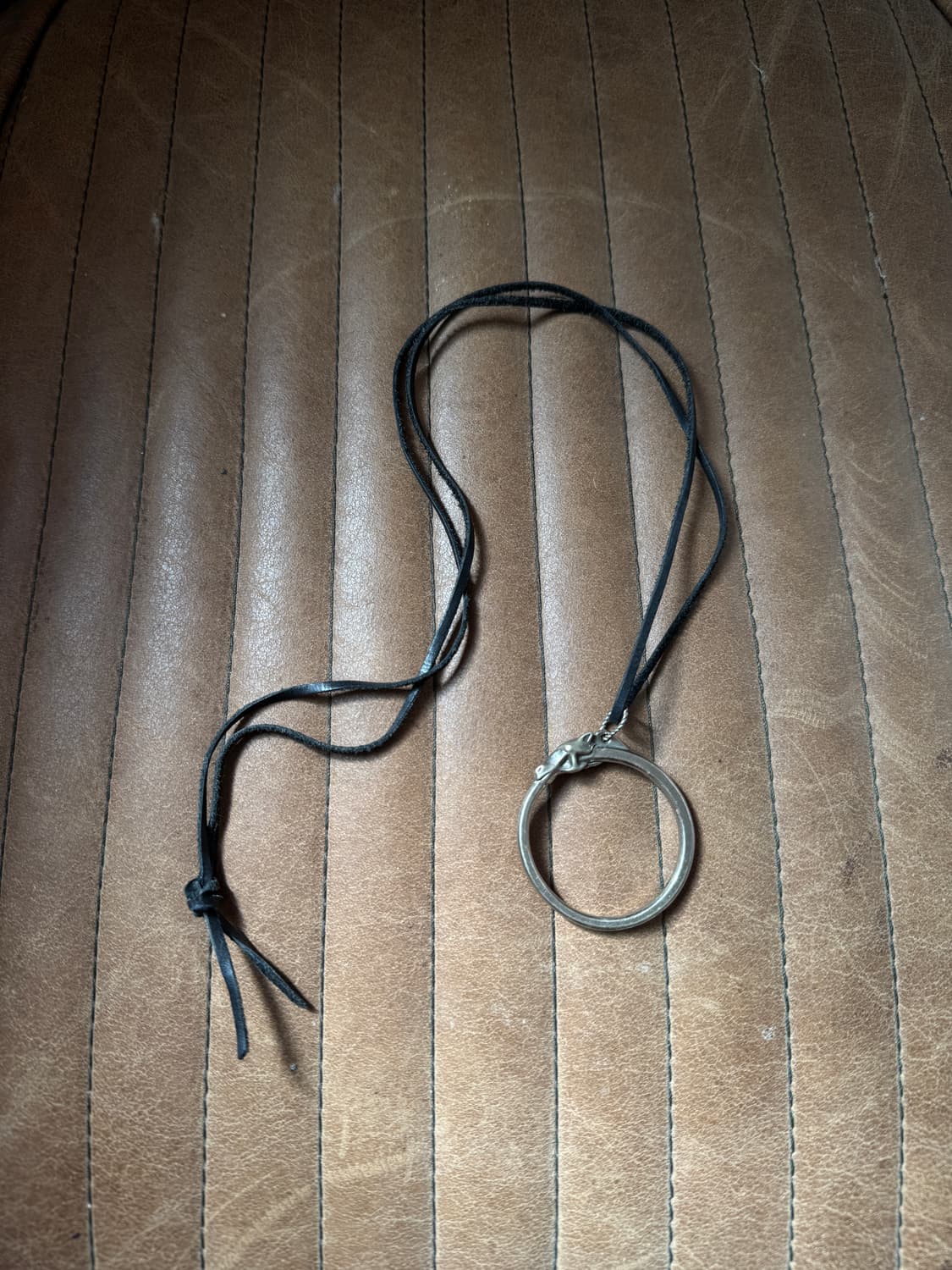 더 레터스 홀더 목걸이 상품이미지1