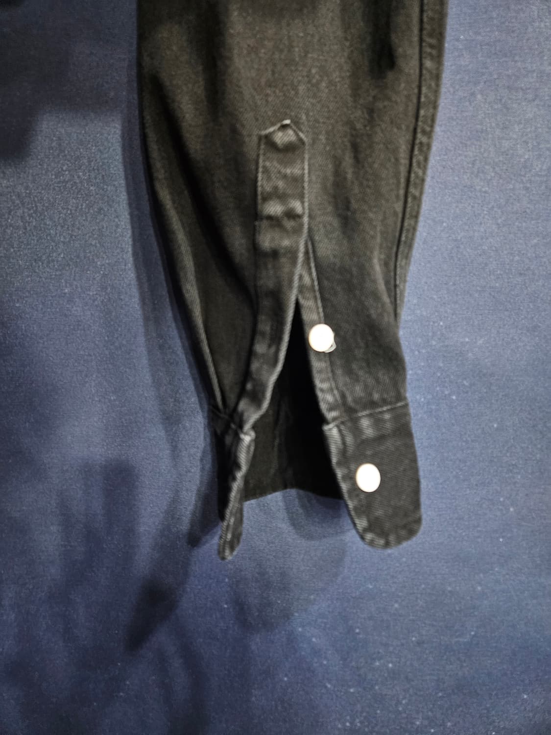 플라스틱 프로덕트 자수 블랙컬러 남성 오버핏 90~95 데님 긴팔셔츠  상품이미지5