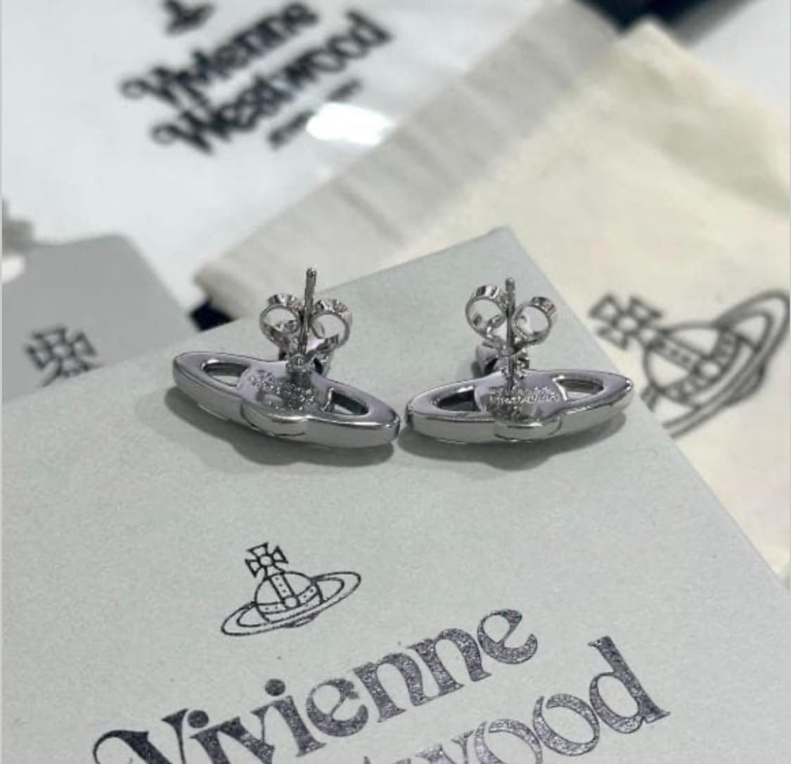 비비안웨스트우드 아카이브 화이트 크리스탈 시그니처 orb 귀걸이 상품이미지3