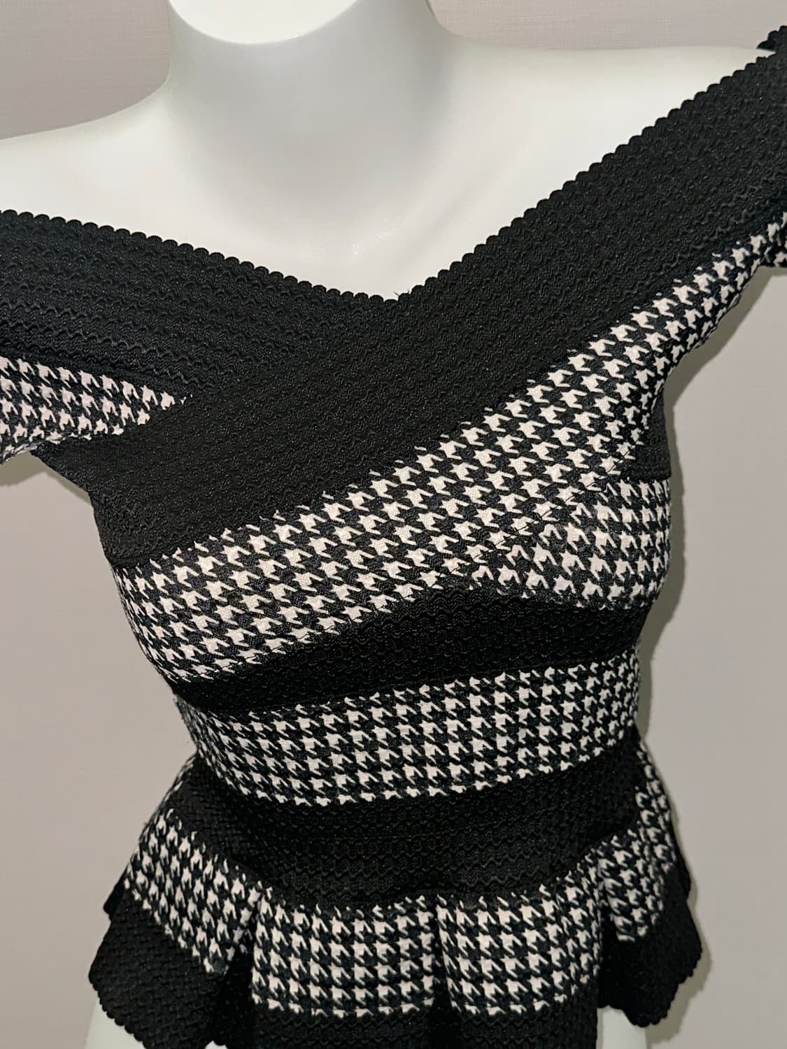 빈티지 트위드 오프숄더 탑 상품이미지4