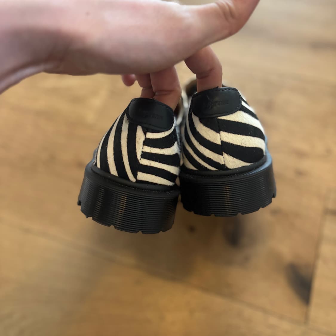 슈프림 x 닥터마틴 2046 지브라 상품이미지2