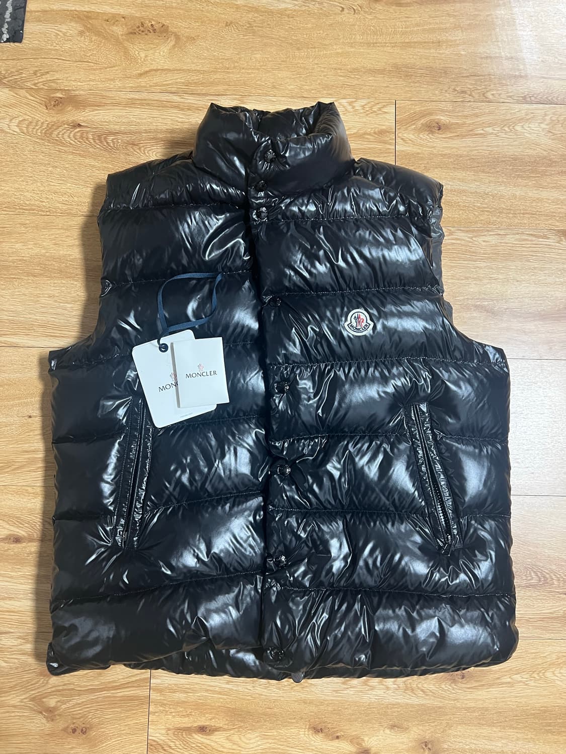 몽클레어 팁다운 질레 블랙 덕다운 베스트 (5) 상품이미지1