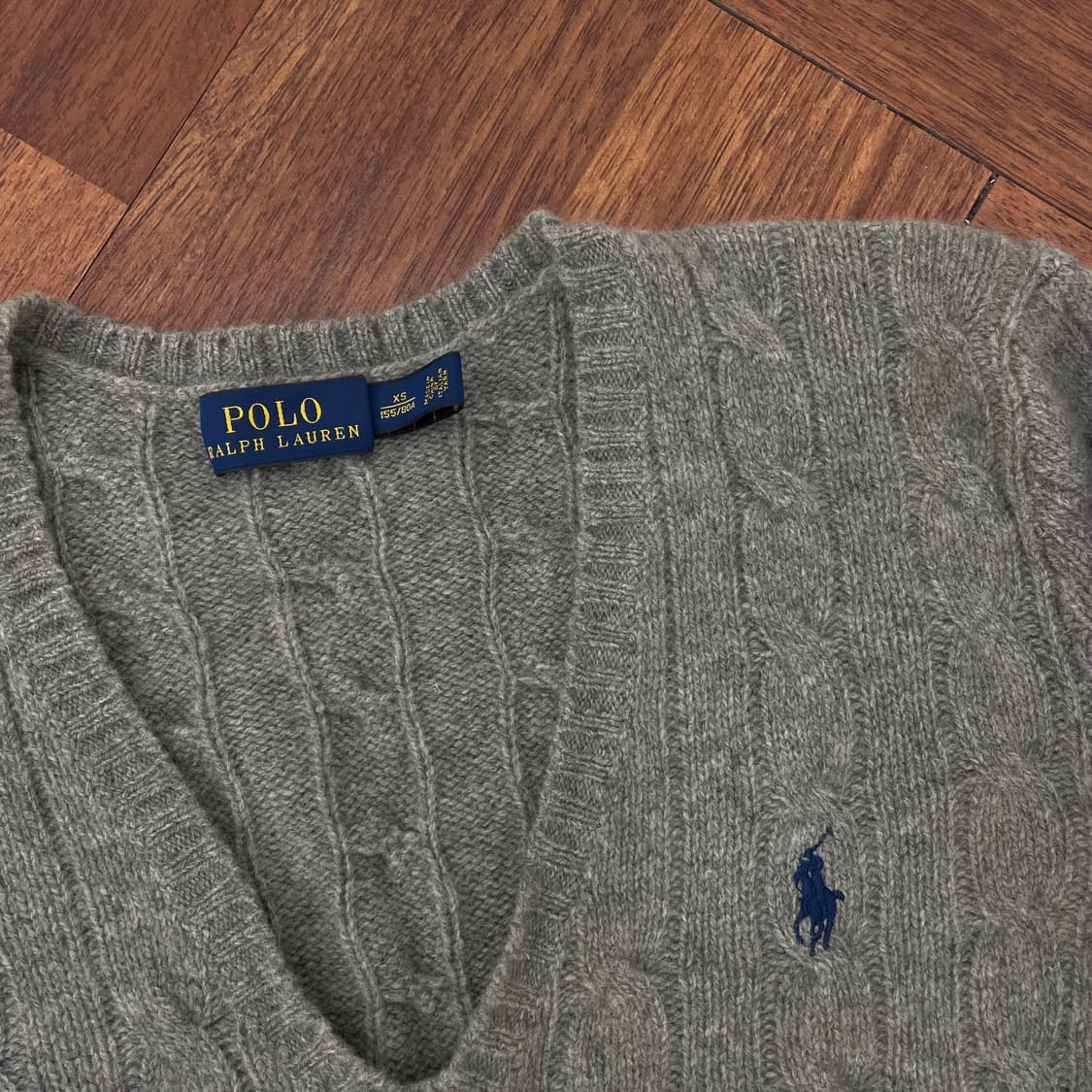 여성 폴로 캐시미어 혼방 케이블 브이넥 니트 상품이미지2